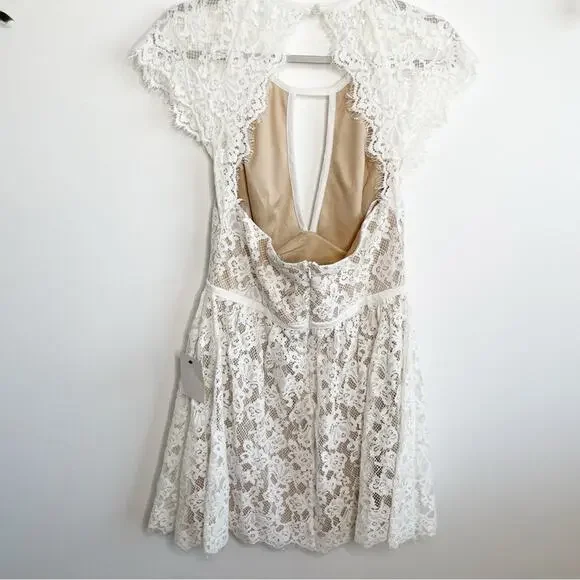 LULUS Absolutely In Love White Lace Short Sleeve Skater Dress Size Medium - Picture 8 of 10